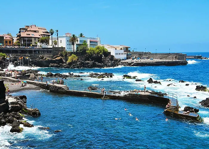 In Puerto Near Playa Jardin 別荘 プエルト・デ・ラ・クルス