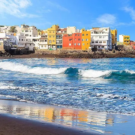 In Puerto Near Playa Jardin 拉克鲁斯