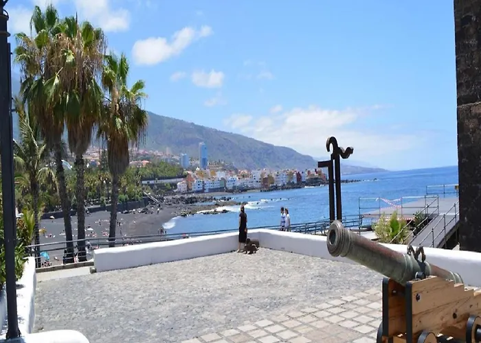 In Puerto Near Playa Jardin Puerto de la Cruz (Tenerife)